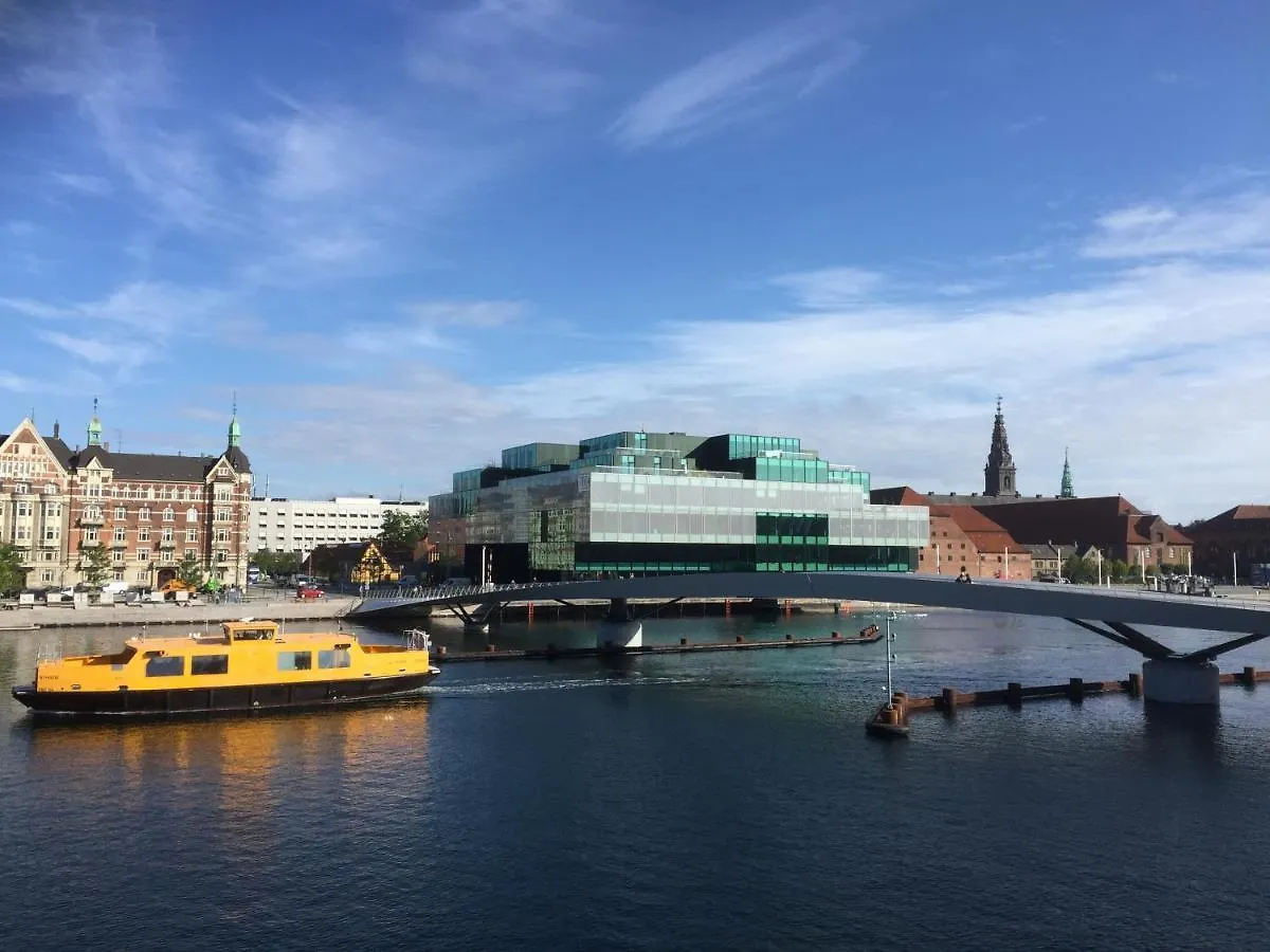 Hotel CPH Living Kopenhagen 3*,