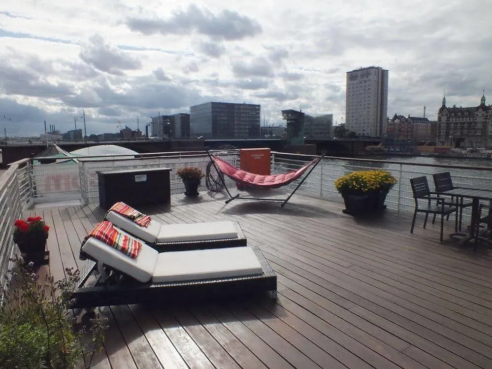 Hotel Cph Living Copenhagen Botel